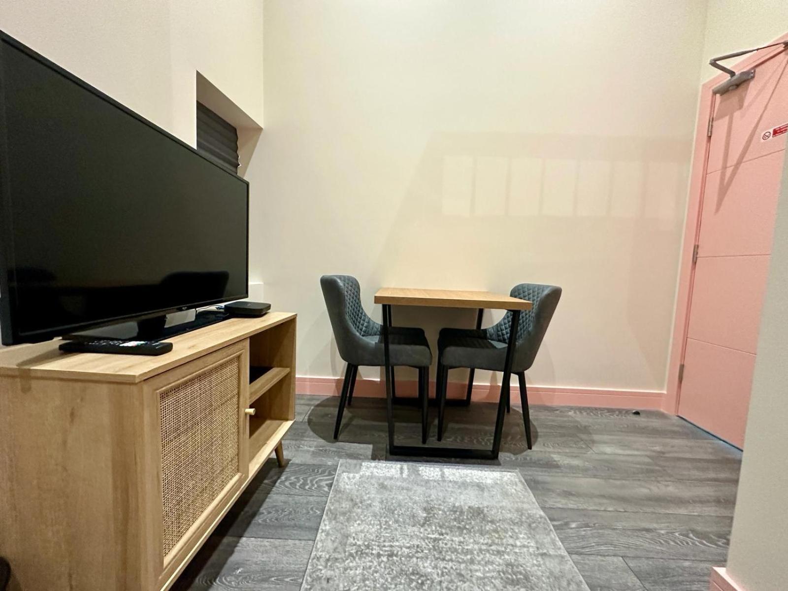Cozy En-Suite Loft In Trendy Local لندن المظهر الخارجي الصورة